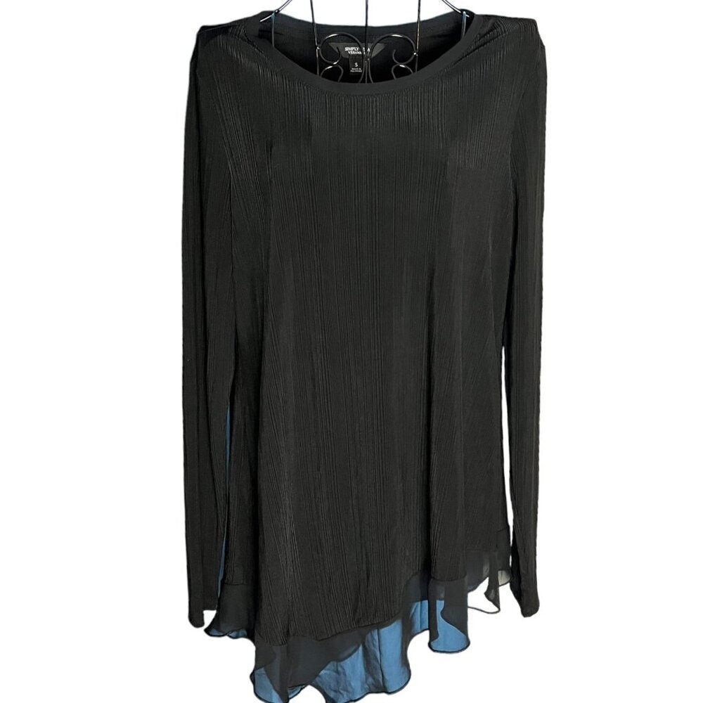 5/$25 Simply Vera Women's S Asymmetrical Ruffle Bottom Blouse Black Whimsigoth‎